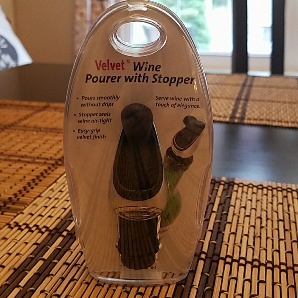 Wine Pourer
